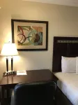 Oak Tree Inn Hotels in Monrovia