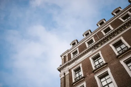 InterContinental Amstel Amsterdam Отели рядом с достопримечательностью «Мост Питон»