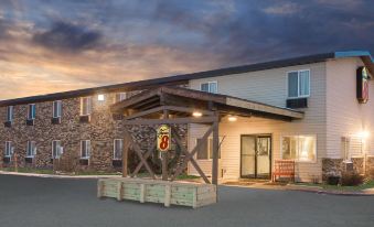 Super 8 by Wyndham Superior WI