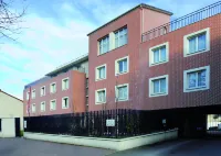 Séjours & Affaires Créteil le Magistere Hotels in Créteil