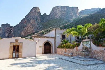 Cala Dell'Arena Hotels near Loria Giuseppina