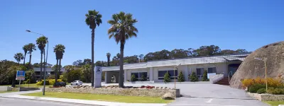 Dog Rock Motel Hotels in Centennial Park