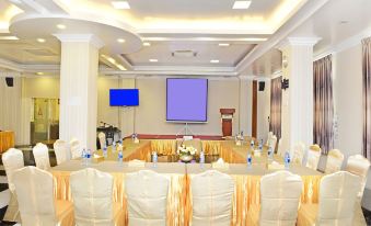 2. Hotel Gr..