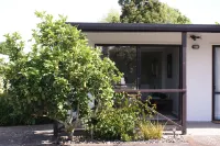 73 Milton Accommodation Hotels in Karapiro