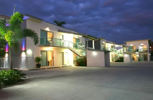 Pacific Coast Motel Hotels in Runaway Bay