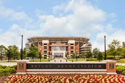 Home2 Suites by Hilton Tuscaloosa Downtown University Boulevard Hotel dekat Gamma Phi Beta