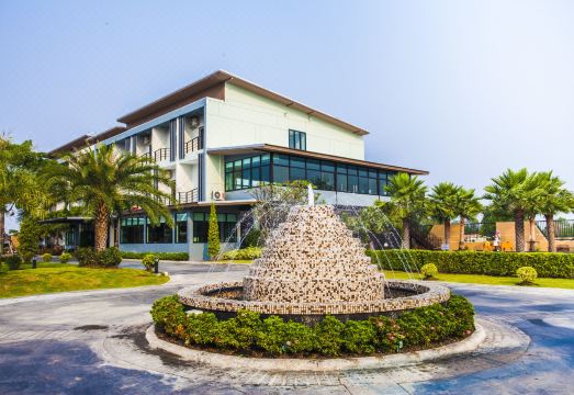 5. 레이 호텔 부리..