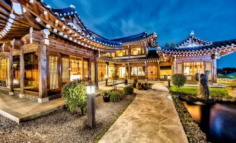 Jeju Hanok Hotel Hallagung