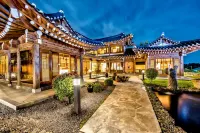 Jeju Hanok Hotel Hallagung