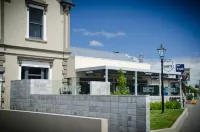 Racecourse Hotel and Motor Lodge Отели в г. Роллстон