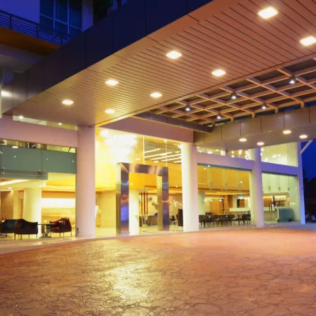 V8 Hotel Johor Bahru Отели рядом с достопримечательностью «Торговый центр Перлинг»