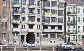 Simple Bon Voyage Hotel
