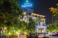 Treebo Premium Grand Emerald Hotel berhampiran Murlidhar Machutre Ground