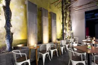 MaxOneHotels at Dharmahusada Surabaya Hotels in Gubeng