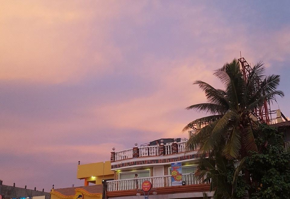Dreamwave Hotel Puerto Galera - Housity