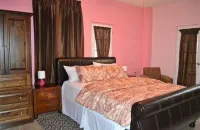 Montecristo Inn Hotel dekat Mount St. Benedict Abbey