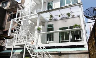Diff Hostel