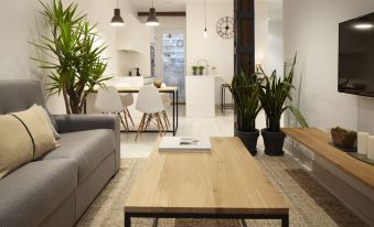 Bois et Fer Apartment by FeelFree Rentals