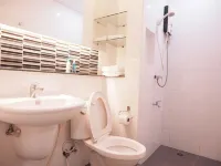 Baan Mek Mok Hotels near Phra Khanong