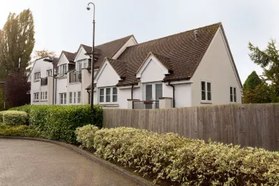 Modern Oxford 2 Bedroom Apartments, Families & Contractor Accommodation, Weekly & Monthly Stays Hotels in 