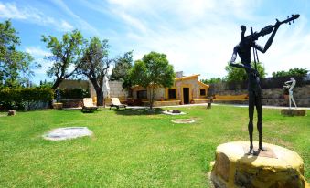 Villa Sculptor's House, Pool, Garden Close to Alcudia Beach