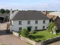 Courtbrook Farm Hotels near The RSPB shop at Darts Farm