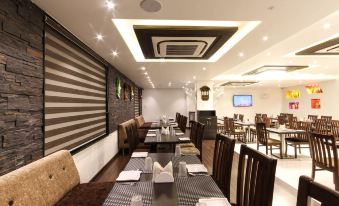 Hotel Sher-E-Punjab - Housity