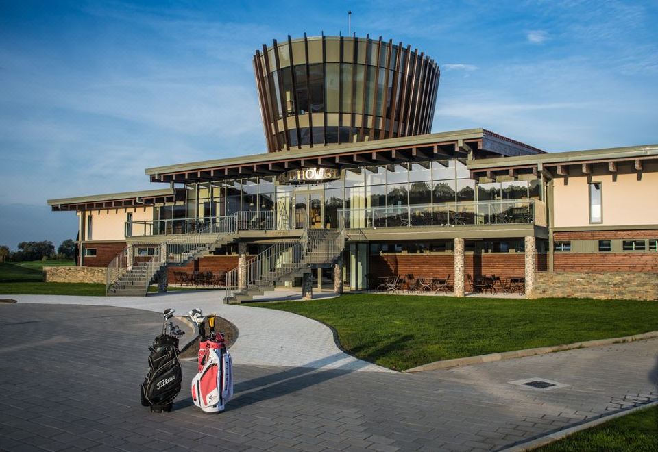 Theodora Golf Club-Alba Iulia Updated 2023 Room Price-Reviews & Deals |  Trip.com