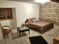 Peyo et Foodie Hotels in Escou