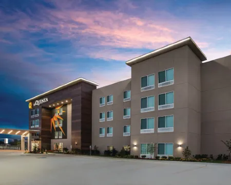 La Quinta Inn & Suites by Wyndham South Jordan Hotels in South Jordan