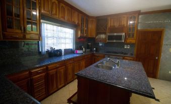 Steel Love Villa - Housity