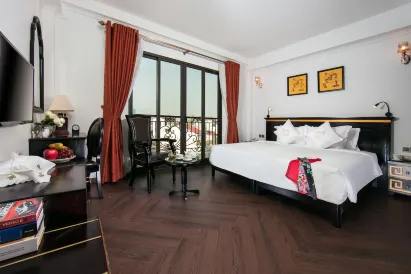Hanoi Center Silk Premium Hotel