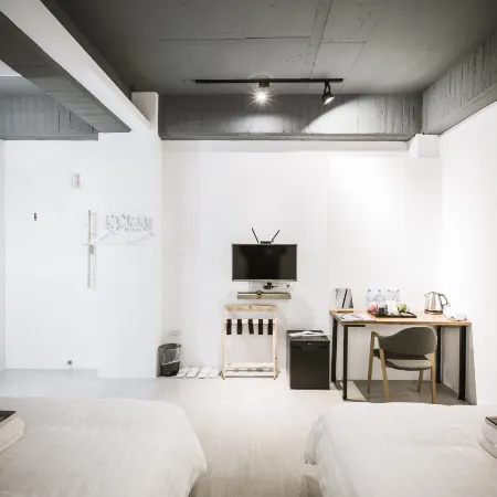 Tiin Tinn·Rivershore B&B