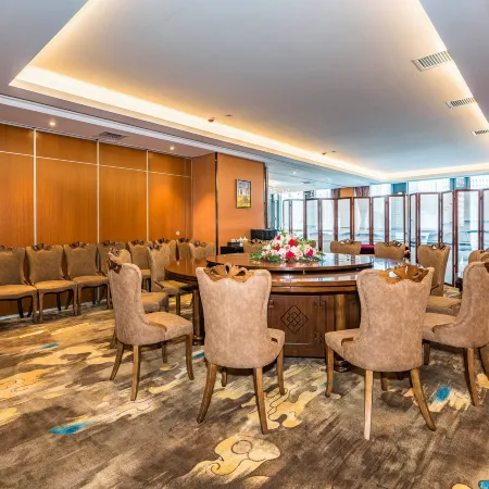 Guiyang Wanyi International Hotel (Guanshanhu Park Lincheng West Road Subway Station Branch)