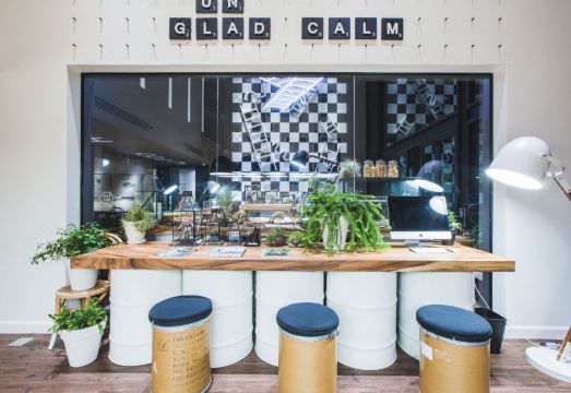 6. 블루 몽키 허브..