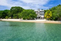 Xbalanque Hotel berhampiran Roatan Activities West Bay Beach