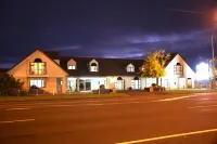 Camelot on Ulster Hotels in Hamilton