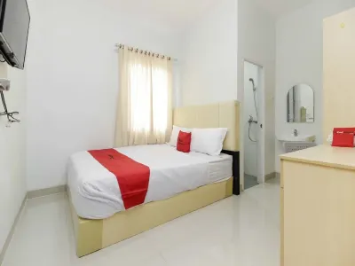 RedDoorz Near Siloam Hospital Palembang Hoteles en Demang Lebar Daun