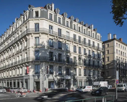 Boscolo Lyon Hotel & Spa Отели рядом с достопримечательностью «06. Парк-де-ла-Тет»