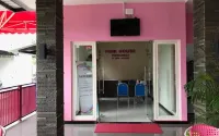Pink House Hotels in Mayangan