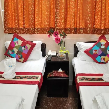 Pearl Premium Guest House Отели рядом с достопримечательностью «Торгово-офисный центр Harbour City»