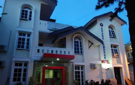 Grand Lambhuk Hotel