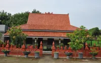 Hotel Abah Hotel dekat Aulia Grosir Barnik #1