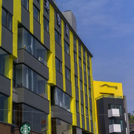 Watermark Hotel-The Harbour Отели рядом с достопримечательностью «Прибрежный парк Цицзинь»