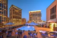 The Colonnade Hotel - Rooftop Pools