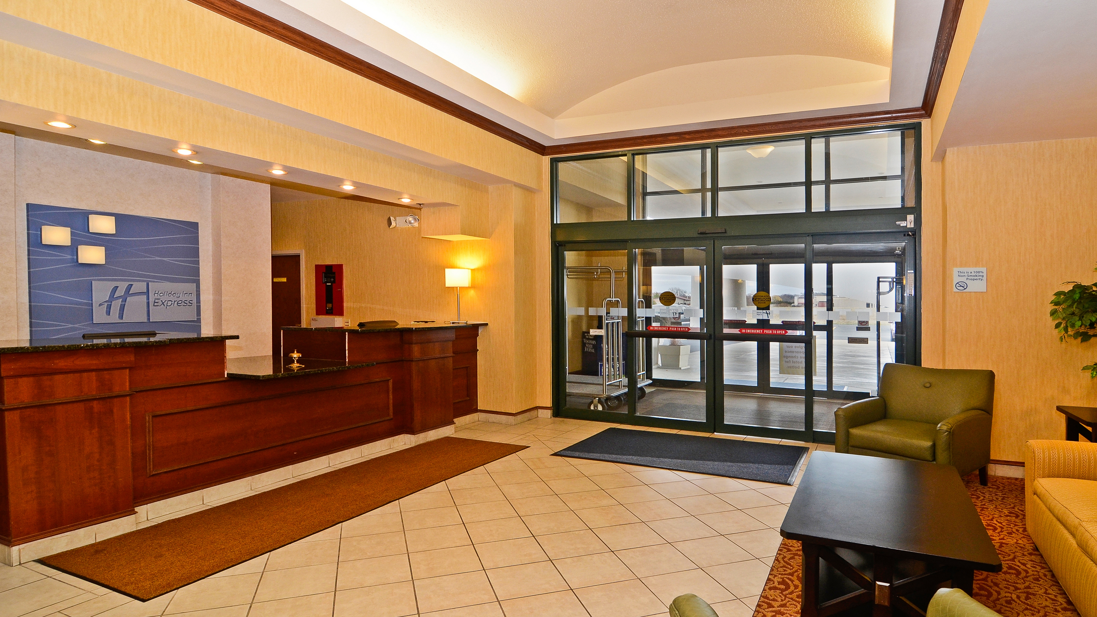 Holiday Inn Express Hotel & Suites Fort Atkinson, an Ihg Hotel