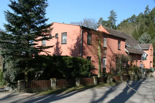 Pension & Restaurant Kattenstieg - Anke Schorlepp - Parkplatz