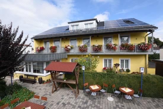 Hotel Hecht インゴルシュタット 宿泊予約 安い料金プラン 口コミ 部屋写真 Trip Com Hotel Hecht インゴルシュタット 宿泊予約 安い料金プラン 口コミ 部屋写真 Trip Com