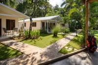 Hotel Enjoy فنادق في 