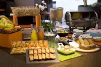 Hotel Plaza - Site du Futuroscope - Desayuno